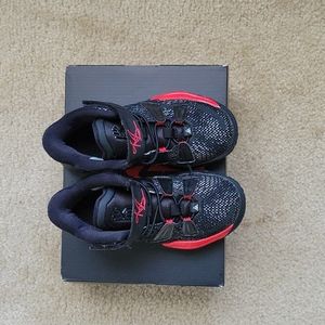 Kyrie 7 Bred